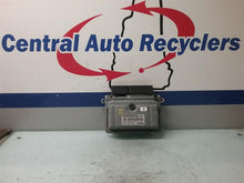 Load image into Gallery viewer, ECU ECM COMPUTER Volvo C30 V40 V70 2006 06 2007 07 08 - CTL200338
