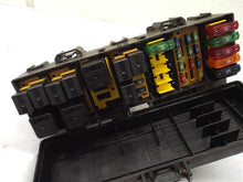 Load image into Gallery viewer, Fuse Box Ford Explorer 2000 - MRK203092

