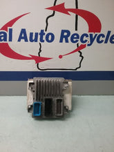 Load image into Gallery viewer, ECU ECM COMPUTER Cruze Silverado 2500 Pickup Silverado 3500 Pickup 2011 - CTL211210
