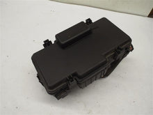 Load image into Gallery viewer, Fuse Box Honda Civic 2005 - MRK213889
