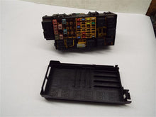 Load image into Gallery viewer, Fuse Box Ford Explorer 2003 - MRK216991
