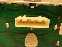 Load image into Gallery viewer, Speedometer Cluster Nissan Versa 2012 - MRK218481
