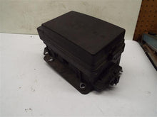 Load image into Gallery viewer, Fuse Box GMC Envoy 2004 - MRK219983
