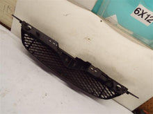 Load image into Gallery viewer, GRILL Mazda Protege 1999 99 2000 00 - MRK220086
