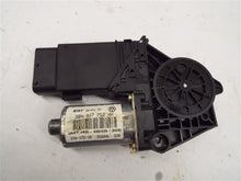 Load image into Gallery viewer, Power Window Motor Volkswagen Passat 2004 - MRK221060
