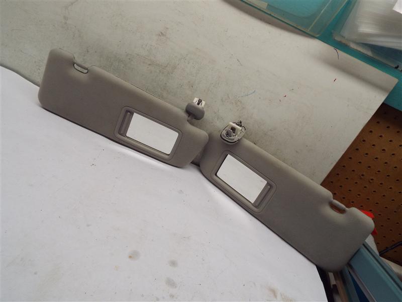 INTERIOR SUN VISORS Toyota Prius 2010 10 2011 11 - MRK223928