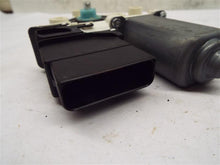 Load image into Gallery viewer, Power Window Motor Volkswagen Passat 2006 - MRK224902

