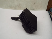 Load image into Gallery viewer, Fuse Box Honda Civic 2007 - MRK225011
