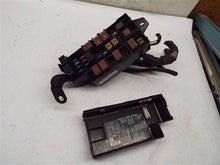 Load image into Gallery viewer, Fuse Box Subaru Forester 2004 - MRK229155
