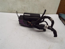 Load image into Gallery viewer, Fuse Box Subaru Forester 2004 - MRK229155

