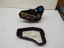 Load image into Gallery viewer, FUSE BOX Volvo C70 S60 S80 V70 XC70 2004 04 - MRK231601
