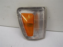 Load image into Gallery viewer, PARKLAMP Toyota T100 93 94 95 - 98 Right Fender Mount - MRK232280
