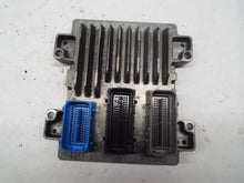 Load image into Gallery viewer, ECU ECM COMPUTER ELR Cruze Silverado 2500 Pickup Silverado 3500 11-16 - MRK236410
