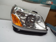 Load image into Gallery viewer, HEADLIGHT LAMP ASSEMBLY Honda Pilot 2003 03 2004 04 2005 05 Right - MRK236520
