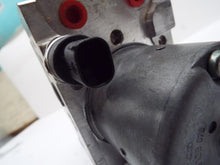 Load image into Gallery viewer, ABS PUMP BMW 325i 330i 2001 01 02 03 04 05 - MRK237139
