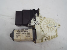 Load image into Gallery viewer, Power Window Motor Volkswagen Jetta 2002 - MRK238807
