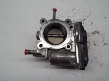 Load image into Gallery viewer, THROTTLE BODY Accent Veloster Soul Rio 2012 12 2013 13 - MRK239443
