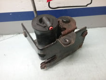 Load image into Gallery viewer, Suspension Air Compressor Pump Lincoln Navigator 2011 - CTL239918

