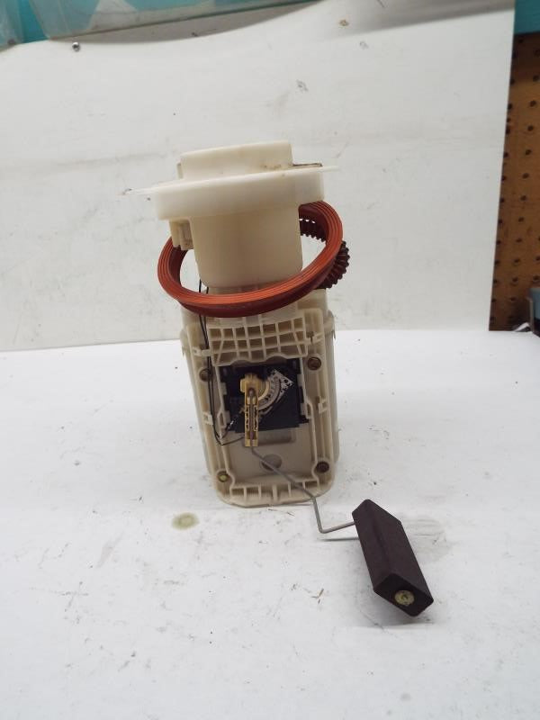 Fuel Pump Volkswagen Jetta Beetle 2002 02 2003 03 2004 04 2005 05 - MRK240280