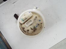 Load image into Gallery viewer, Fuel Pump Volkswagen Jetta Beetle 2002 02 2003 03 2004 04 2005 05 - MRK240280
