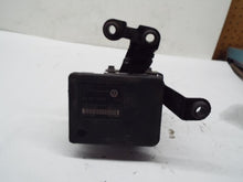 Load image into Gallery viewer, ABS PUMP Volkswagen Beetle 2004 04 2005 05 2006 06 2007 07 - MRK240295

