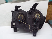 Load image into Gallery viewer, HEADLIGHT LAMP ASSEMBLY Jeep Grand Cherokee 05 06 07 Right - MRK243361
