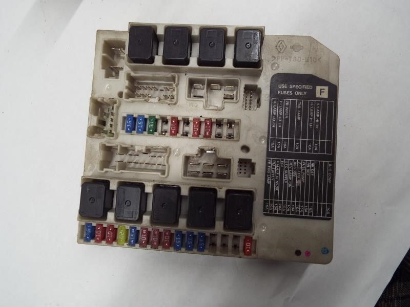 FUSE BOX Nissan Versa 07 08 09 10 11 12