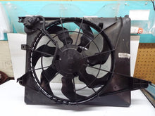 Load image into Gallery viewer, RADIATOR FAN ASSEMBLY Santa Fe Sorento 2010 10 2011 11 12 13 - MRK245667
