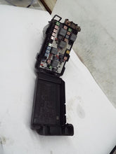 Load image into Gallery viewer, Fuse Box Lincoln MKX 2007 - MRK245908
