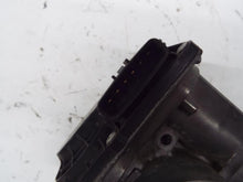 Load image into Gallery viewer, THROTTLE BODY Volvo S40 V70 2004 04 05 06 07 08 - MRK246919
