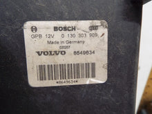 Load image into Gallery viewer, COOLING FAN ASSEMBLY Volvo V70 S60 S80 2001 01 02 03 - MRK248766
