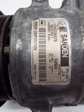 Load image into Gallery viewer, AC COMPRESSOR Beetle Jetta Rabbot 2005 05 06 07 - MRK251232
