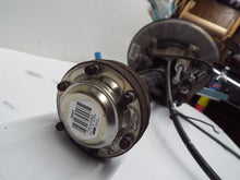 Load image into Gallery viewer, REAR HUB WITH SPINDLE 525i 528i 530i 535i 545i 550i 04-10 Right - MRK251507
