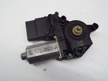 Load image into Gallery viewer, Power Window Motor Volkswagen Golf 2004 - MRK252486
