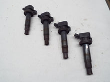 Load image into Gallery viewer, IGNITION COIL Prizm Vibe 00 01 02 03 04 05 06 - MRK253216
