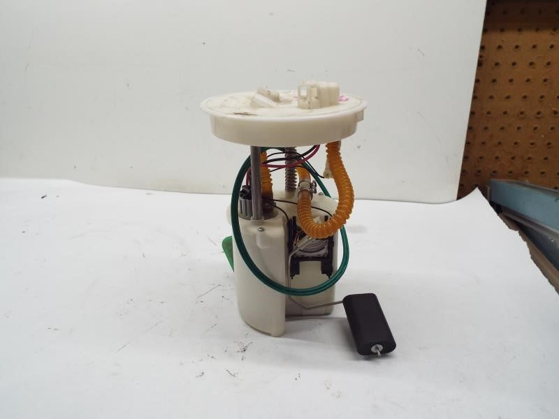 FUEL PUMP Ford Focus 2000 00 2001 01 - MRK253289