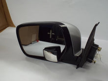 Load image into Gallery viewer, SIDE VIEW MIRROR Mitsubishi Outlander 2003 03 2004 04 2005 05 2006 06 Left - MRK254734
