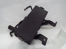 Load image into Gallery viewer, Fuse Box Ford Fusion 2010 - MRK255542
