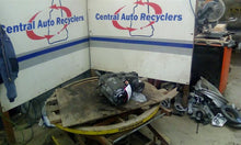 Load image into Gallery viewer, TRANSFER CASE Jeep Liberty 02 03 04 05 06 07 - CTL316735
