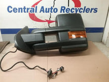 Load image into Gallery viewer, Side View Door Mirror  SILVERADO 2500 PICKUP 2018 - CTL327835
