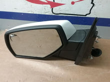 Load image into Gallery viewer, [INVENTORYCAR_YEAR_MAKE_MODEL] SIDE VIEW DOOR MIRROR Left - CTL328380
