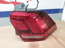 Load image into Gallery viewer, Tail Lamp Light Volkswagen Tiguan 2020 - CTL328920
