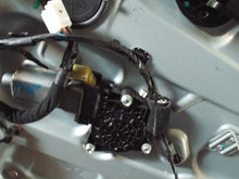 Load image into Gallery viewer, FRONT WINDOW REGULATOR Rondo 2007 07 2008 08 2009 09 2010 10 11 12 Right - MRK333397
