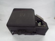Load image into Gallery viewer, Fuse Box Chevrolet Tahoe 2005 - MRK347014
