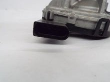Load image into Gallery viewer, Windshield Wiper Motor Kia Sorento 2017 - MRK369153
