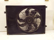 Load image into Gallery viewer, RADIATOR FAN ASSEMBLY Kia Sorento 16 17 18 19 20 - MRK369155
