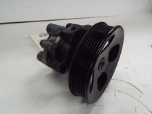 Load image into Gallery viewer, POWER STEERING PUMP Toyota Tundra Sequoia 00 01 02 - 07 - MRK369292
