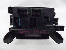 Load image into Gallery viewer, FUSE BOX 300 300C Charger Magnum 2006 06 2007 07 - MRK372765
