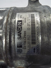 Load image into Gallery viewer, AC Compressor Volkswagen Jetta 2010 - MRK376285
