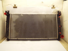 Load image into Gallery viewer, Radiator Chevrolet Tahoe 2006 - MRK377879
